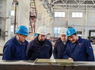 �����ؿƸ��ܲö���һ�и���ˮ��ѹ���ſ������